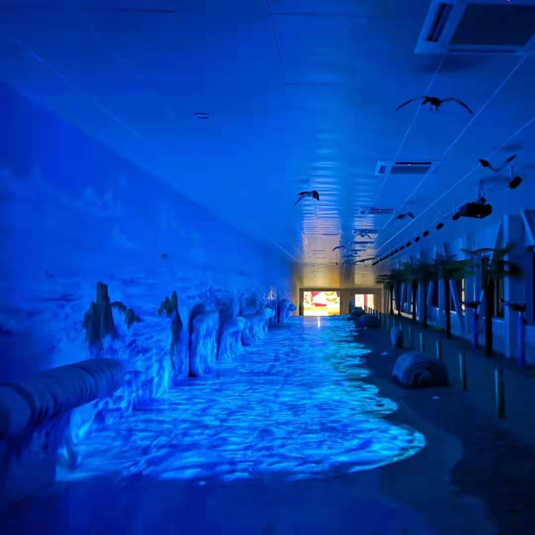 The effect of outdoor lighting water wave projector