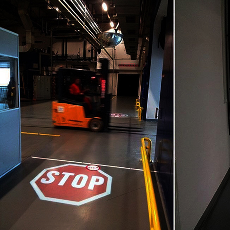 How to choose and use safety sign projector