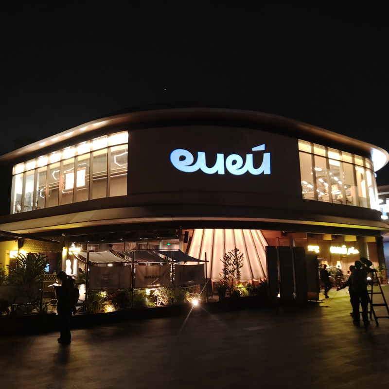 300W Logo Projector on Building: Easy Setup + High-Def – Waterproof Gobo Wall Projections